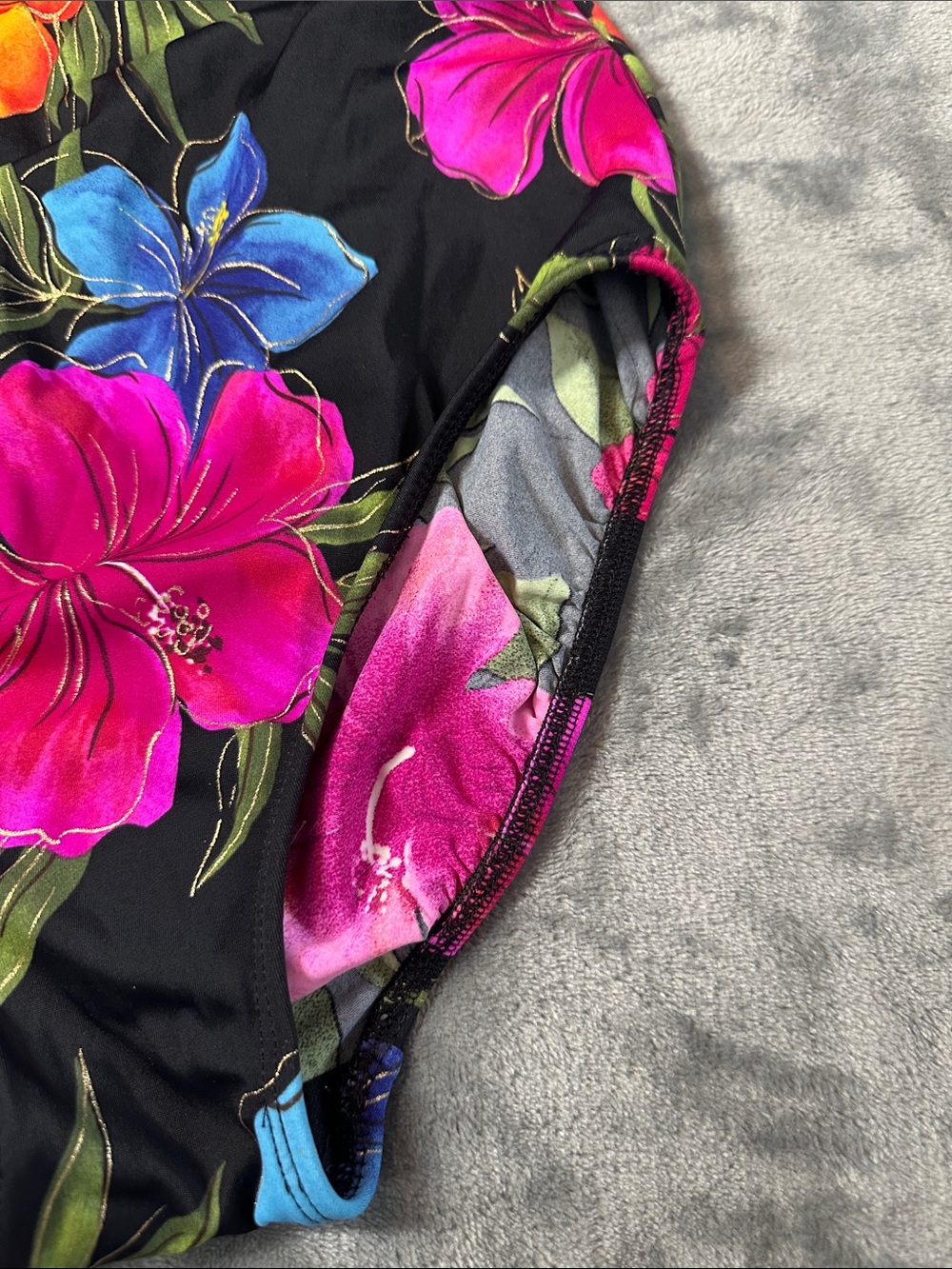EUC Great Lengths Floral ๐ธ One-Piece Swimsuit - Black Sz 14 TROPICAL ๐๏ธ - Picture 9 of 9